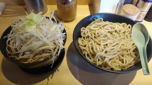 「どて辛つけ麺、大盛(４００g)、野菜増し」@どてちんの写真