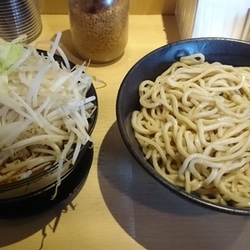 どて辛つけ麺、大盛(４００g)、野菜増し