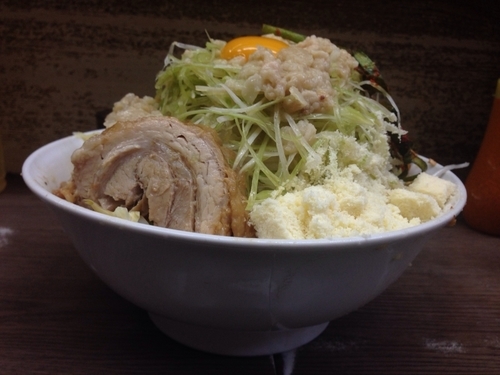 「汁なし大全マシマシ＋粉チーズニラキムチネギ」@ラーメン二郎 横浜関内店の写真