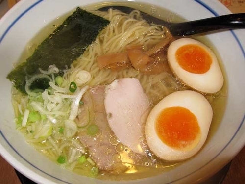 「純鶏らーめん塩　580円」@麺処直久 新橋店の写真