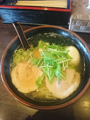 「潮菜ラーメン(塩) 680円 煮玉子(ラーパス)」@ラーメン 心道の写真
