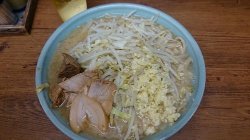 「ぶた入り大ラーメン、ヤサイ、ニンニク」@ラーメン二郎 池袋東口店の写真