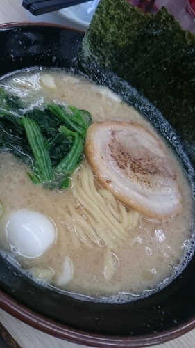 「醤油ラーメン並７００円全部普通」@すずき家 下永谷2号店の写真