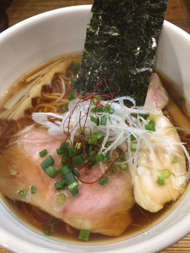 「鶏清湯 醤油ら〜めん ¥750」@麺庵 小島流の写真