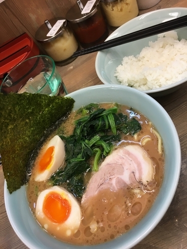 「レディースラーメン ほうれん草(硬め・少なめ)」@横浜らーめん 渡来武の写真