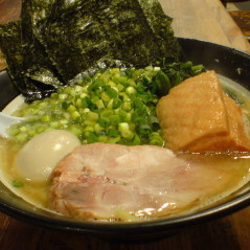 ラーメン(太麺)ラフテー玉子のせ