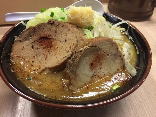 「銀二郎ラーメン中盛り(濃いめ多め)」@横浜家系ラーメン 銀家 大和店の写真