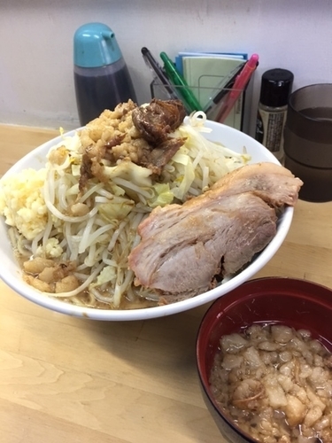 「ラーメン　750円　「ヤサイ多め」「ニンニク」「アブラ」」@俺の生きる道 白山店の写真