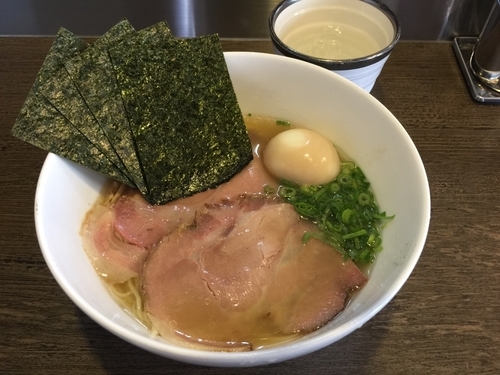 「しおらぅめん 全のせ1000円+ごはん小50円」@らうめん考房 ありがた屋の写真