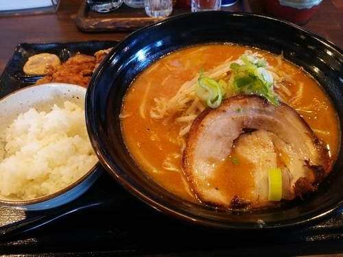 「百年味噌ラーメン&唐揚げ」@百年味噌ラーメン マルキン本舗 みかも店の写真