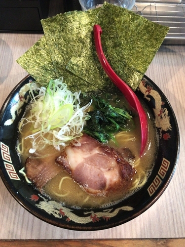 「豚骨塩」@横浜家系ラーメン ばりき家の写真