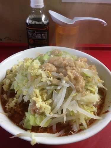 「辛ラーメン豚2枚(750円)+しょうが(50円)」@らーめん 武丸の写真