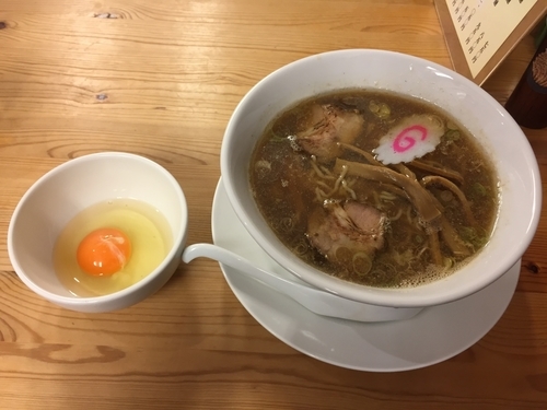 「中華麺(750円)+生たまご(50円)」@相模 大勝軒の写真