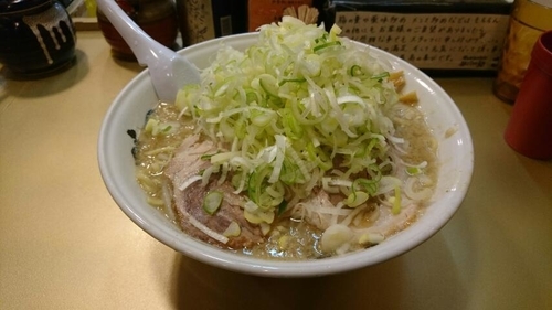 「しょう油ラーメン750円！大盛り＋野菜増し！無料」@超ごってり麺 ごっつの写真