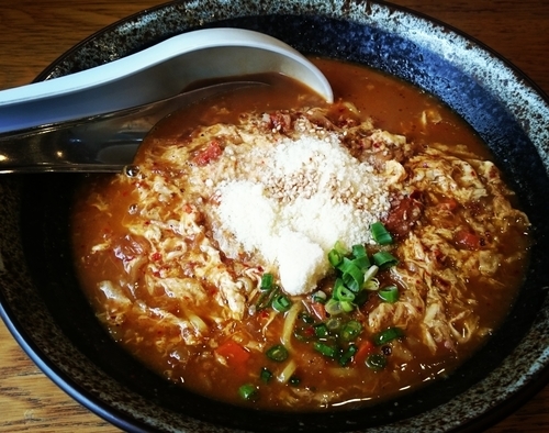 「カレータンタンメン＋チーズ＋小ライス（1,000円くらい）」@麺や 新のすけの写真