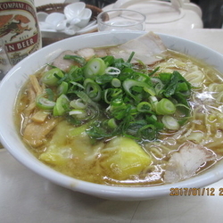 ワンタン麺　大　￥750