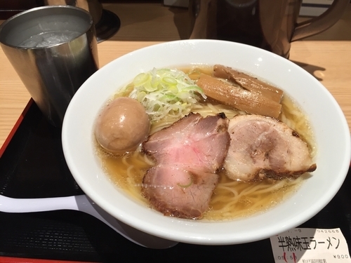 「ラーメン並+味玉」@松戸富田麺業 千葉駅構内店の写真