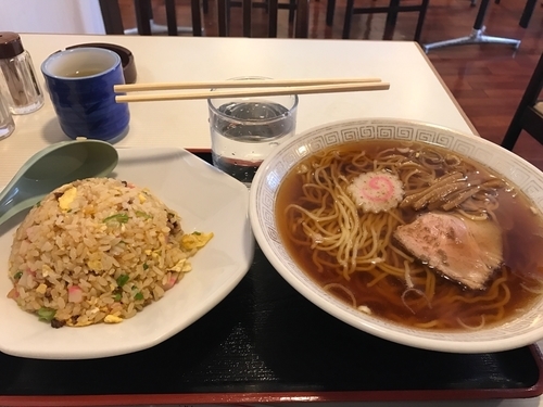「中華そば＋ミニチャーハン」@中華 軽食 千歳の写真