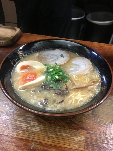 「味玉 ラーメン 750円」@博多とんこつラーメン わ蔵 歌舞伎町店の写真