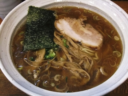「醤油ラーメン（700円）」@麺や 八雲の写真