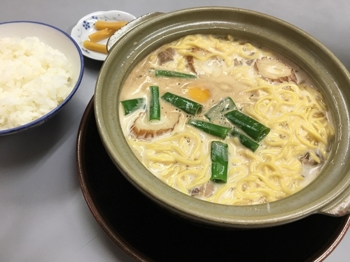 「鍋焼きラーメン大＋ごはん小」@鍋焼きラーメン まゆみの店の写真