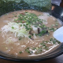 豚骨ラーメンまる