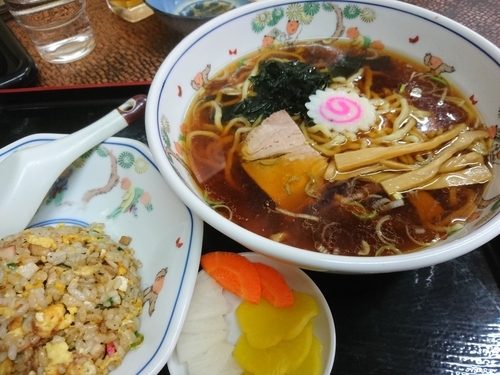 「Aセット(チャーハン・ラーメン)650円＋餃子その他いろいろ」@丸鶴の写真