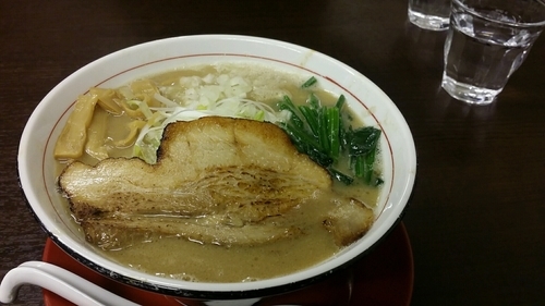 「濃厚 醤油 らーめん」@武蔵乃麺 小山店の写真