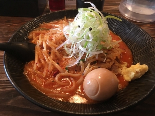 「辛味噌ラーメン 大盛り 味玉 サービス ¥750、¥50」@大塚屋の写真
