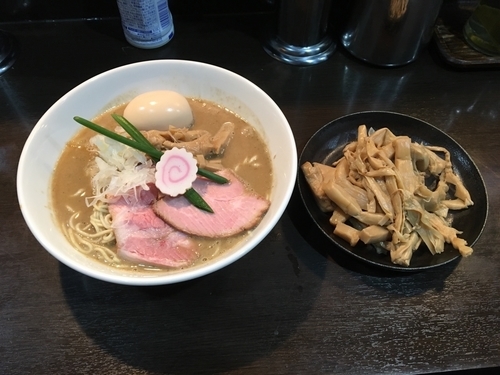 「濃厚煮干そば ＋味玉 ＋ 穂先メンマ」@中華そば いづるの写真