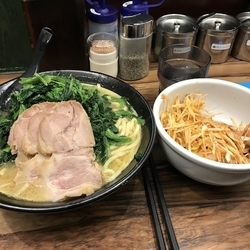 ネギラーメン、肉三点盛り