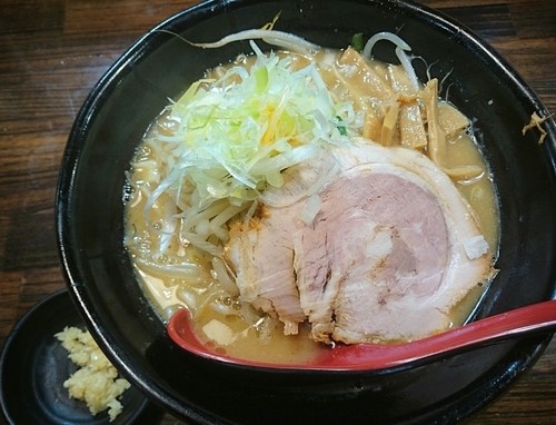 「味噌ラーメン（野菜大盛り、にんにく増し）」@麺処 花田 池袋店の写真