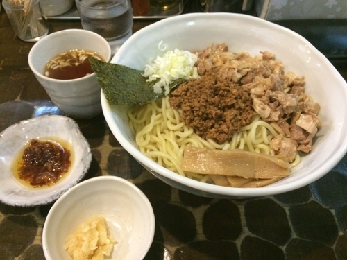 「油そば肉のせ」@油そば 油虎の写真