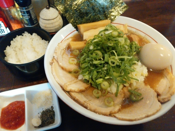 濃厚煮干しスペシャル＋ライス(トマトチーズ)