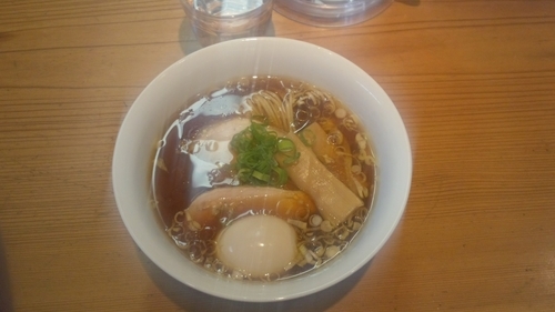 「味玉醤油ラーメン」@ラーメン屋 トイ・ボックスの写真