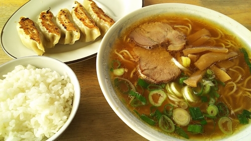 「定食①（中華そば、ギョーザ5、ライス小）」@中華そば まるせいの写真