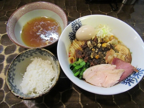 「限定　担々まぜそば（９００円）＋特級トッピング」@特級鶏蕎麦 龍介の写真