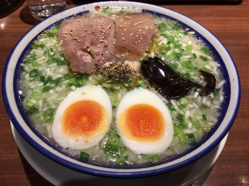 「牛タンねぎ塩ラーメンタン増し玉子」@仙台牛タンねぎ塩ラーメン 㐂蔵の写真