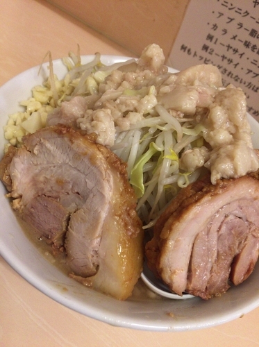 「ラーメン（ニンニク+アブラ）750円」@自家製ラーメン 大者の写真