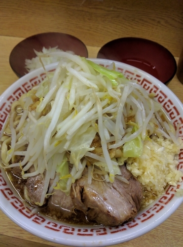 「小ラーメン（ヤサイニンニクマシアブラ）」@ラーメン二郎 環七新新代田店の写真