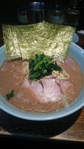 「ラーメン中 ９００円」@家系ラーメン 桂家の写真