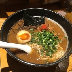 どてモツらーめん