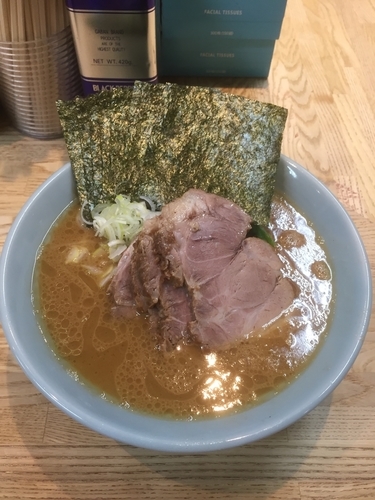 「ラーメン750円肉増し200円のり増し50円」@横浜家系 侍 渋谷店の写真
