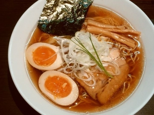 「醤油＋味玉」@中華蕎麦きみのの写真