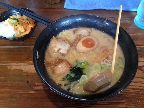 「白湯ラーメン」@らーめん本郷亭 長久手店の写真
