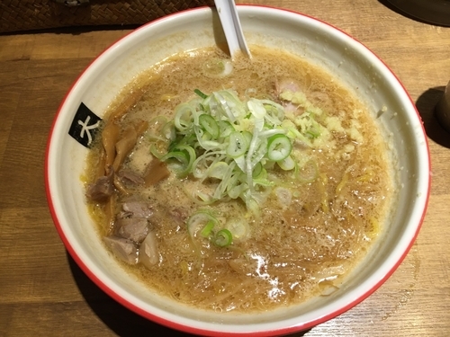 「味噌ラーメン大盛 ＋もやし(別皿)」@大島の写真