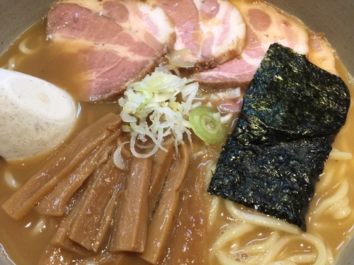 「らーめん（大）＋チャーシュー」@麺屋吉左右の写真