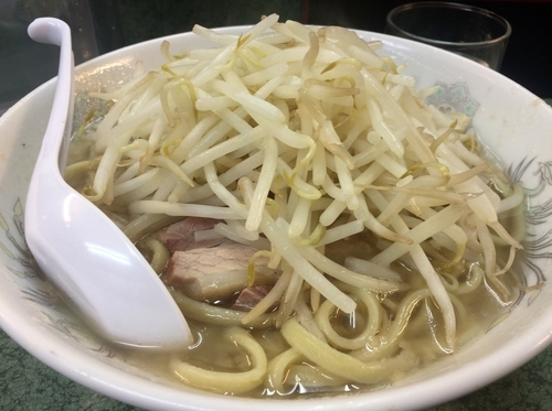 「ラーメン（750円）」@ラーメン二郎 新宿小滝橋通り店の写真