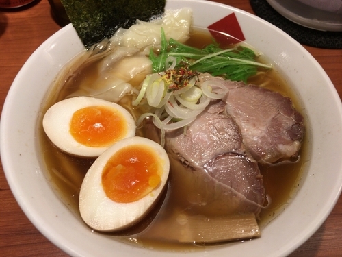 「全部入り醤油中華そば＠1100円」@東京の中華そば ちよがみの写真