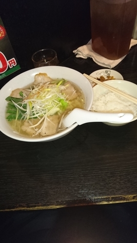 「青唐塩ラーメン+半ライス」@喜多方らーめん 坂内・小法師 渋谷並木橋店の写真